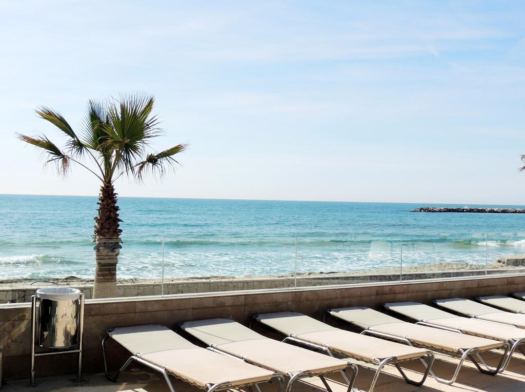 Apartamentos Turisticos Augustus Cambrils Eksteriør billede